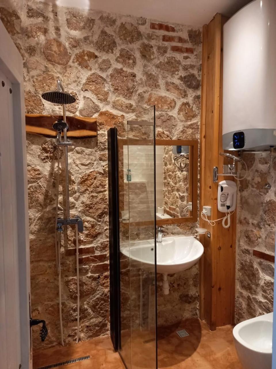 Rahoni Park & Suites Dhërmi Kamer foto